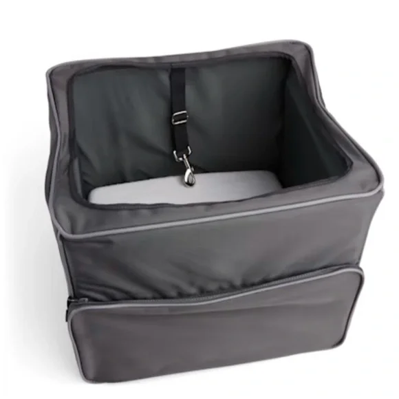 Petco car /booster seat for pets under 25 lbs - Picture 1 of 10